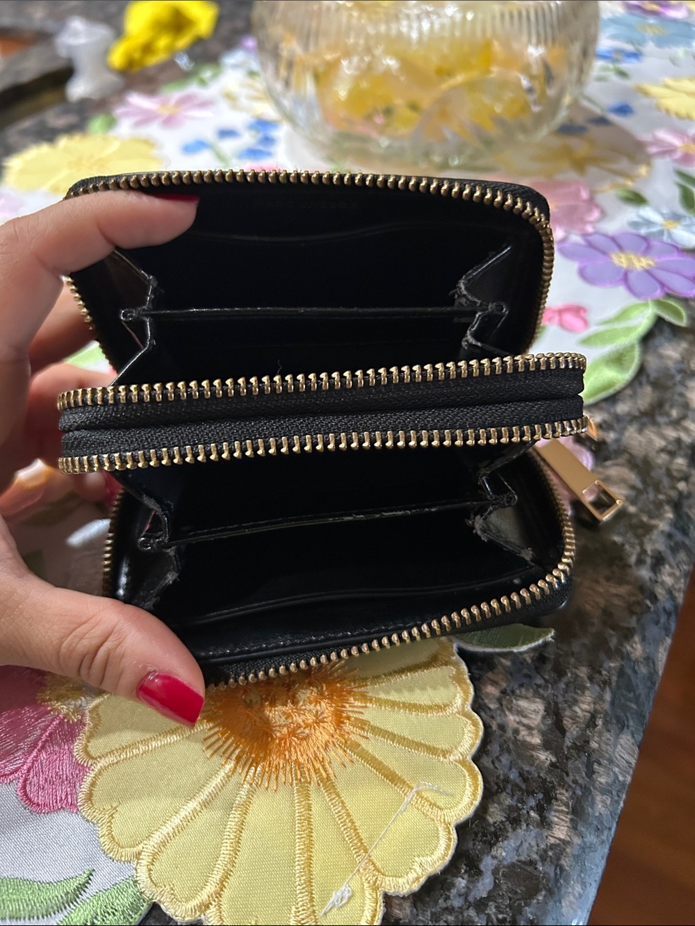 Marc Jacobs Black Pebbled Leather Double Zip Card Case with Gold Hardware - Picture 2 of 5